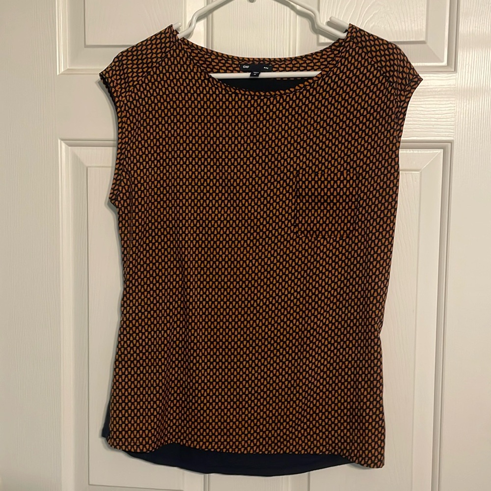 Eclectic print cap sleeve top.